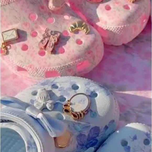 Love Shack Fancy Crocs - Picture 5 of 16